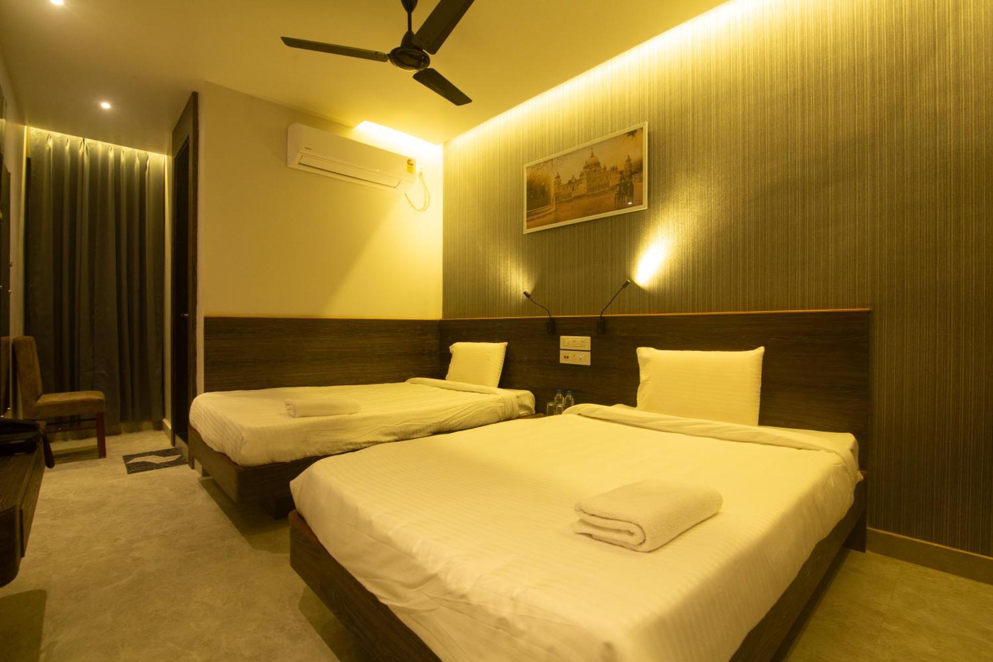 Hotel Palace View Murshidabad ภายนอก รูปภาพ