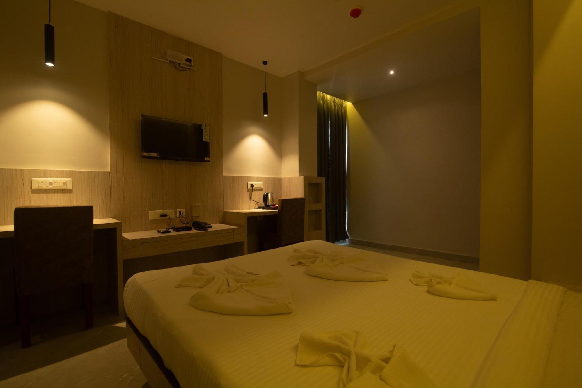 Hotel Palace View Murshidabad ภายนอก รูปภาพ
