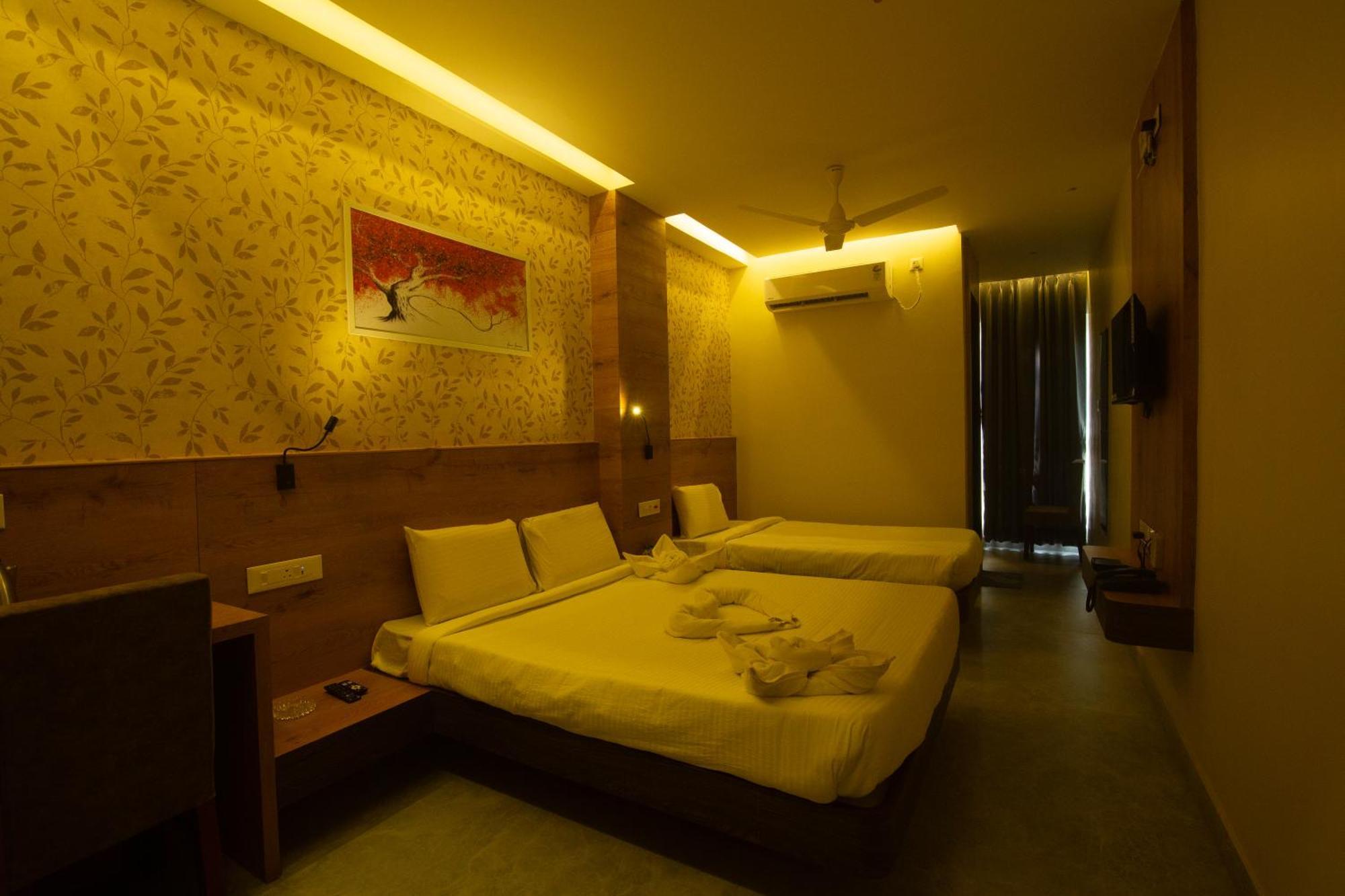 Hotel Palace View Murshidabad ภายนอก รูปภาพ