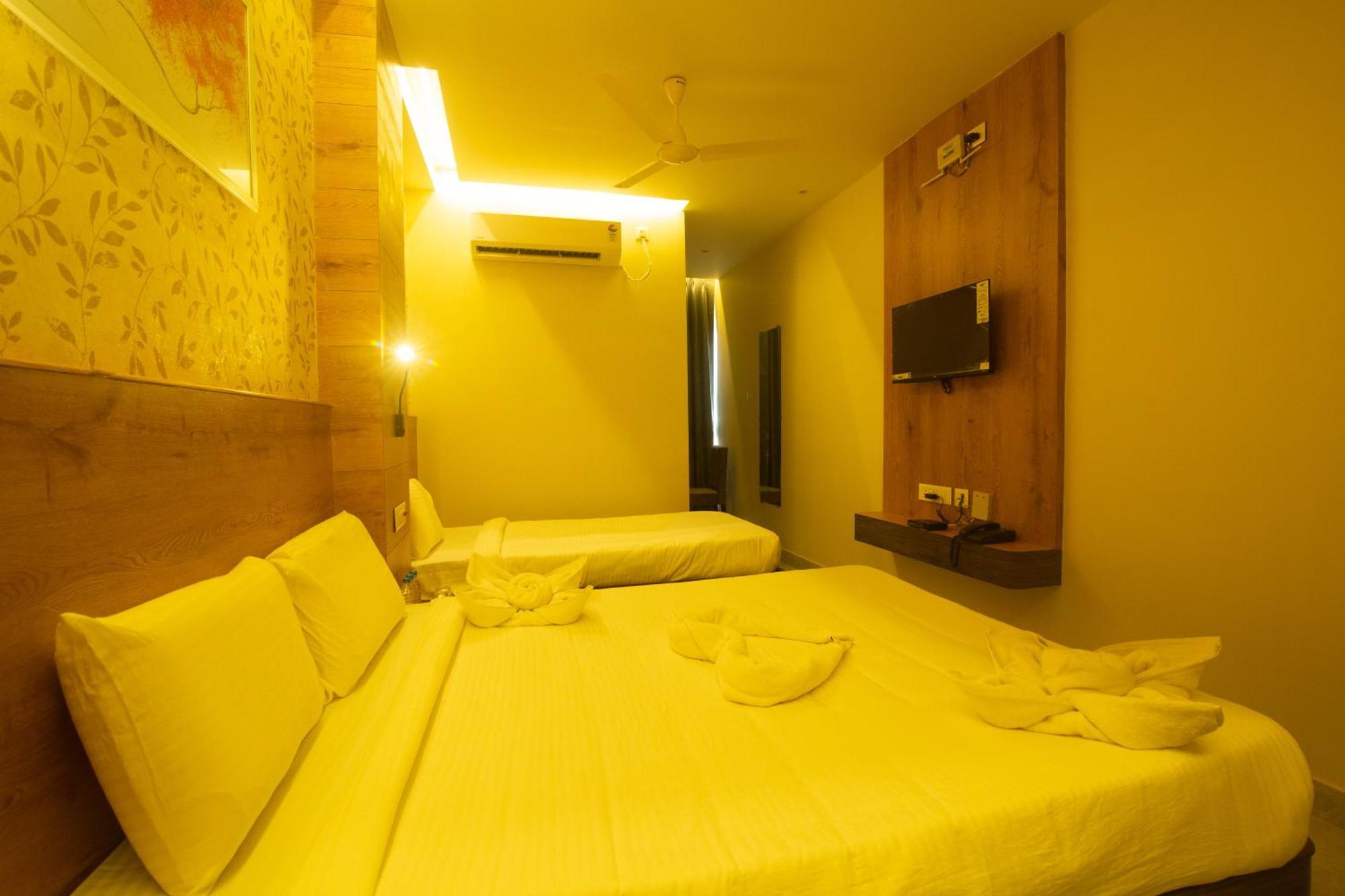 Hotel Palace View Murshidabad ภายนอก รูปภาพ